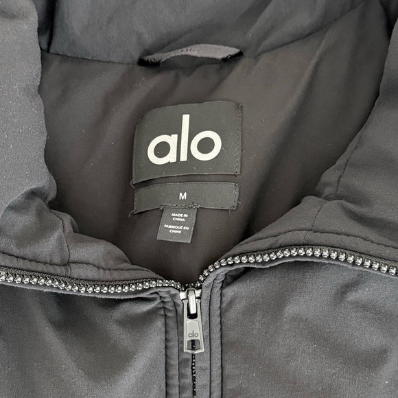 ALO yoga Incline Puffer Vest - Picture 10 of 15